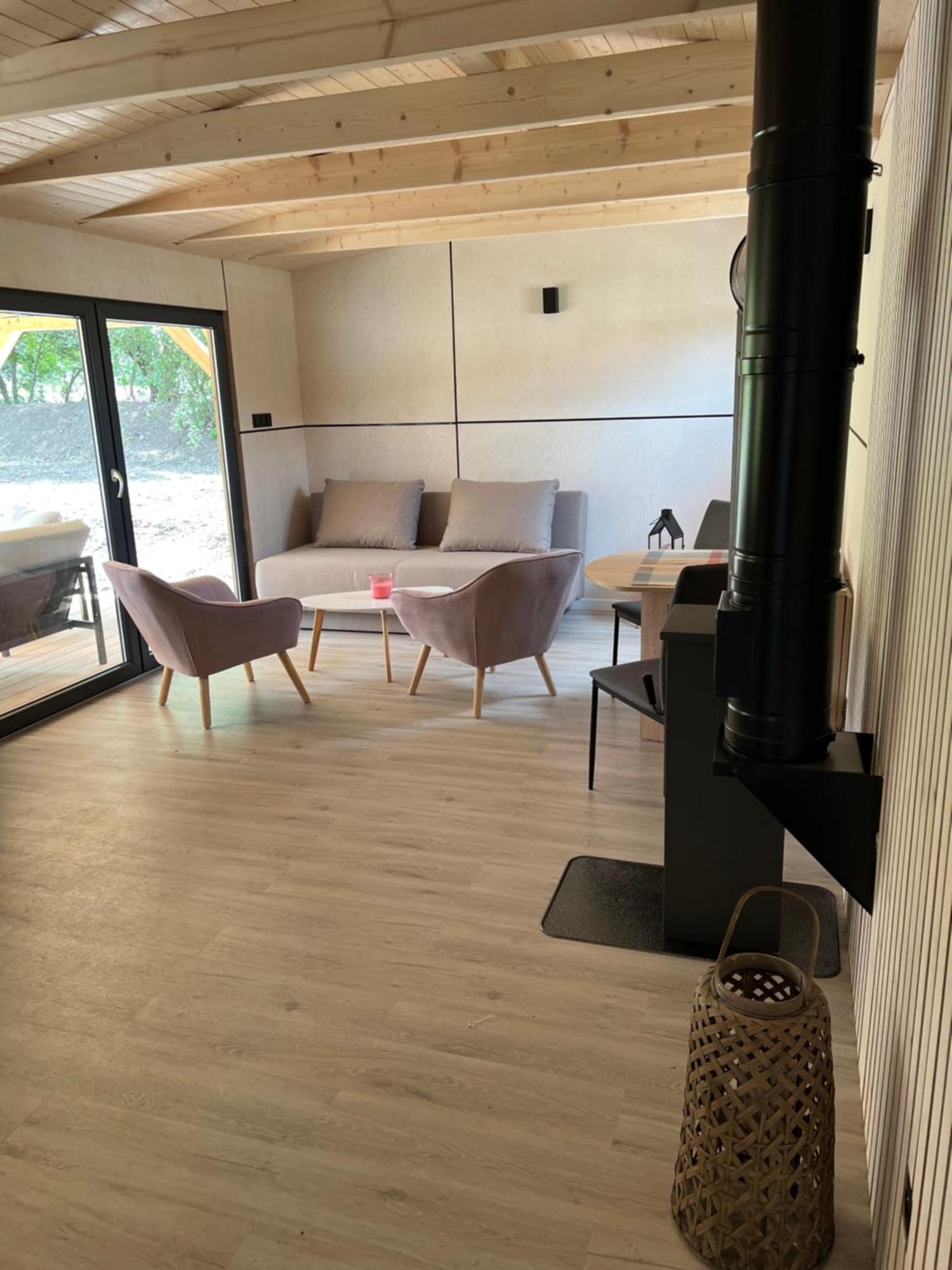 Domcek Pod Vezami S Virivkou A Grilom, Pri Termalnom Kupalisku Apartment Liptovsky Jan Exterior photo
